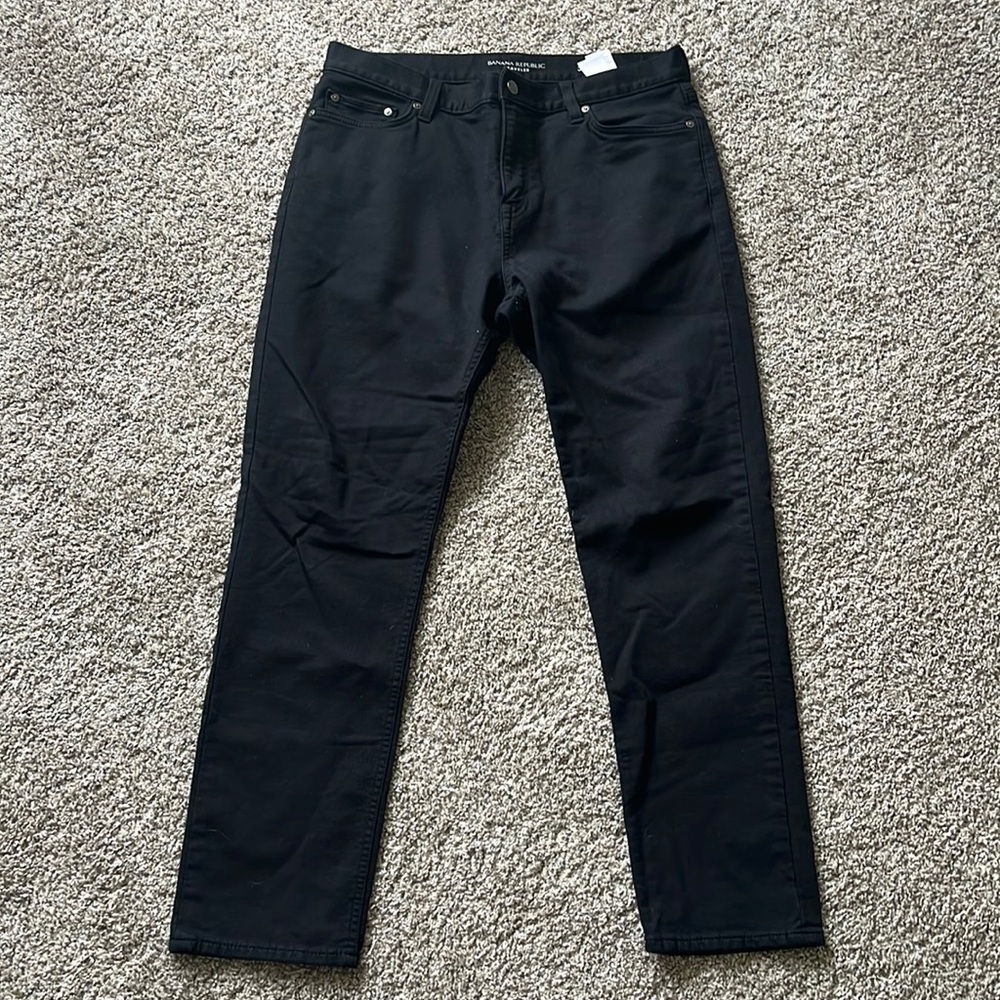 Like new Banana Republic Traveler Pants. Worn only a few times.